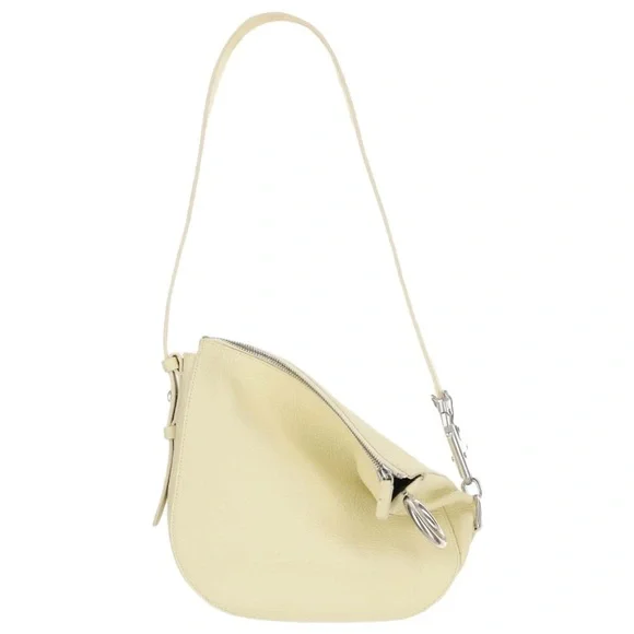 Battle of the Burberry - Picture 3 of 8